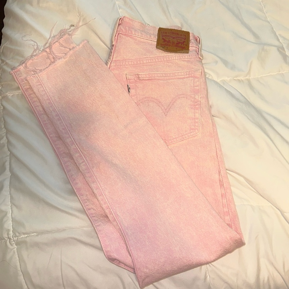 Pink Levi’s 501 jeans